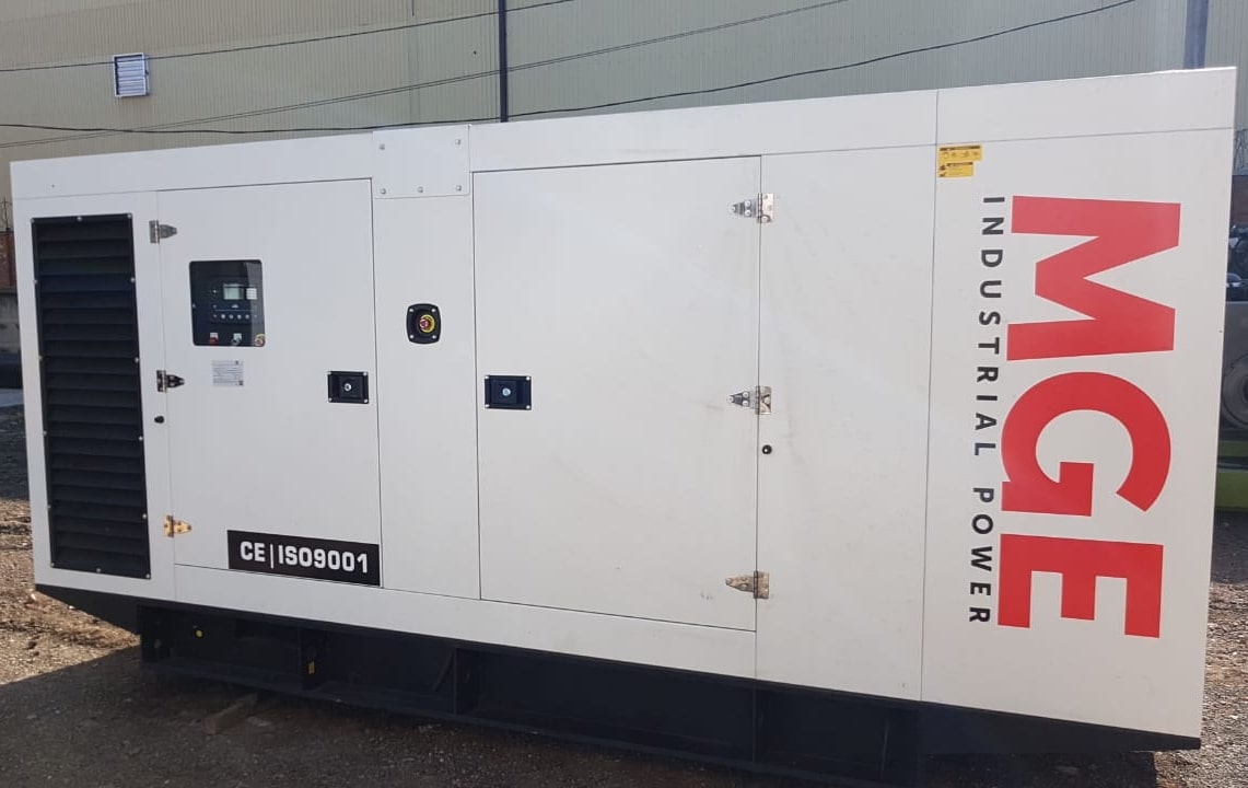 Дизельный генератор Doosan MGE 520-Т400 в кожухе
